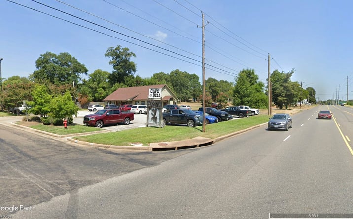 Pictures of Retail, Office, Restaurant property located at 1403 Clearwood Dr, Longview, TX 75604 for lease - image #1