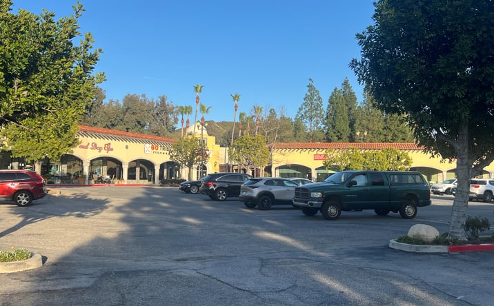 Pictures of Retail, Restaurant property located at 706 Lindero Canyon Rd, Oak Park, CA 91377 for lease - image #1