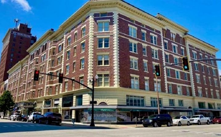 Pictures of Retail property located at 950 4th Ave, Huntington, WV 25701 for lease - image #1