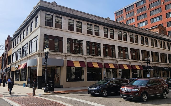 Pictures of Office property located at 200 S Washington Sq, Lansing, MI 48933 for lease - image #1
