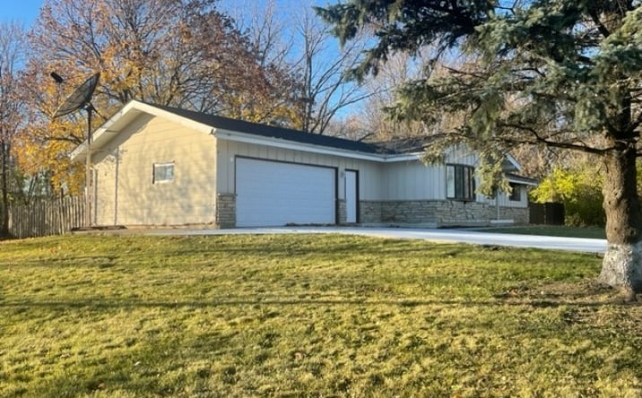 Pictures of Office property located at 1N058 Elm Rd, West Chicago, IL 60185 for lease - image #1