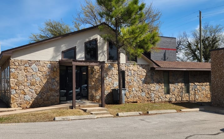 Pictures of Office property located at 1150 NW Cache Rd, Lawton, OK 73507 for lease - image #1
