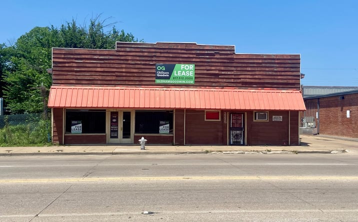 Pictures of Retail property located at 2225 N Main St, Fort Worth, TX 76164 for lease - image #1