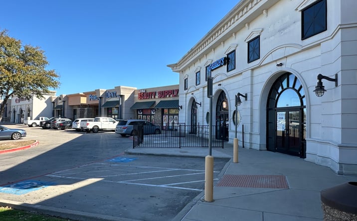 Pictures of Retail property located at 921 W Belt Line Rd, DeSoto, TX 75115 for lease - image #1