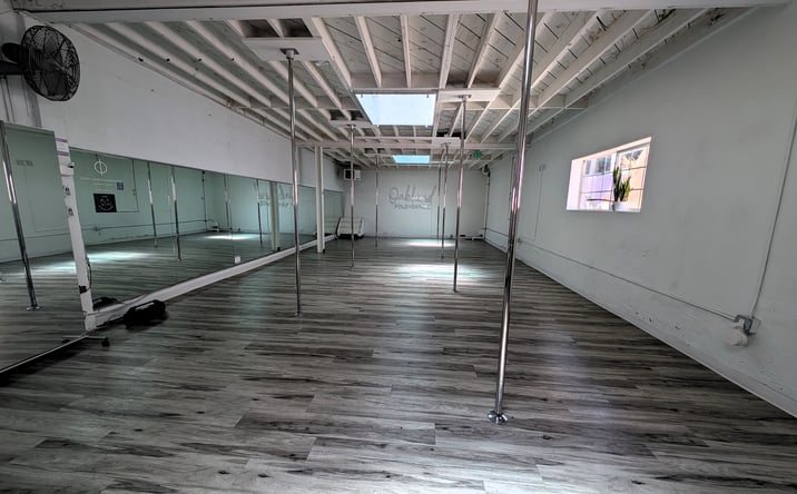 Pictures of Retail property located at 366 Grand Ave, Oakland, CA 94610 for lease - image #1