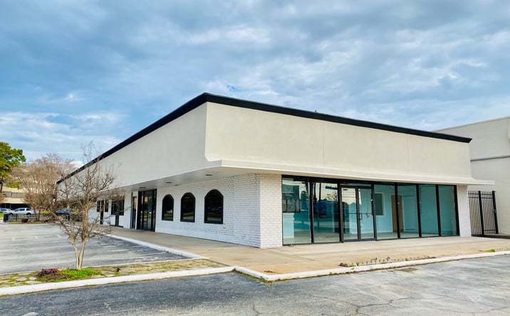 Pictures of Retail property located at 12331 Jones Rd, Houston, TX 77070 for lease - image #1
