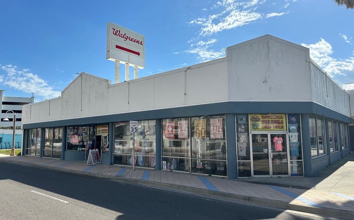 Pictures of Retail property located at 537 N Atlantic Ave, Daytona Beach, FL 32118 for lease - image #1