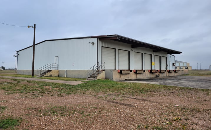 Pictures of Industrial property located at 204 Hangar Dr S, Victoria, TX 77904 for lease - image #1