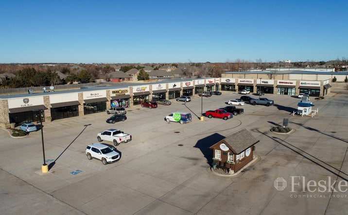 Pictures of Retail property located at 121 E Waterloo Rd, Edmond, OK 73034 for lease - image #1