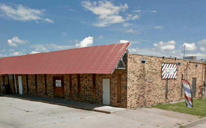 Pictures of Retail property located at 2108 NW Rogers Ln, Lawton, OK 73505 for lease - image #1