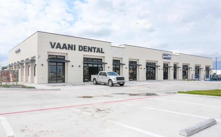 Pictures of Retail property located at 1581 US Highway 181, Portland, TX 78359 for lease - image #1