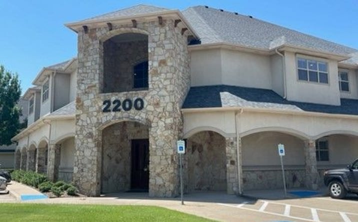 Pictures of Retail property located at 2200-2220 Pool Rd, Grapevine, TX 76051 for lease - image #1