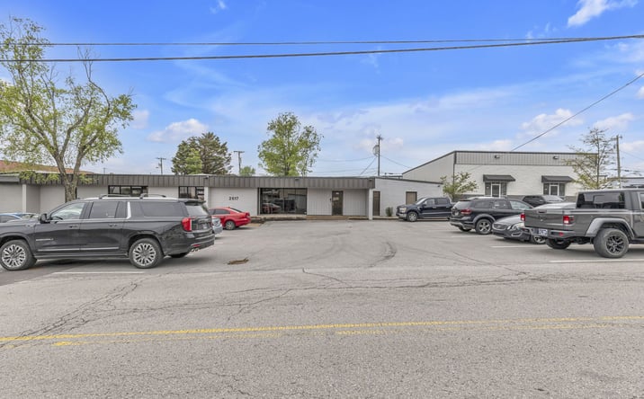 Pictures of Office property located at 2617 Grandview Ave, Nashville, TN 37211 for lease - image #1