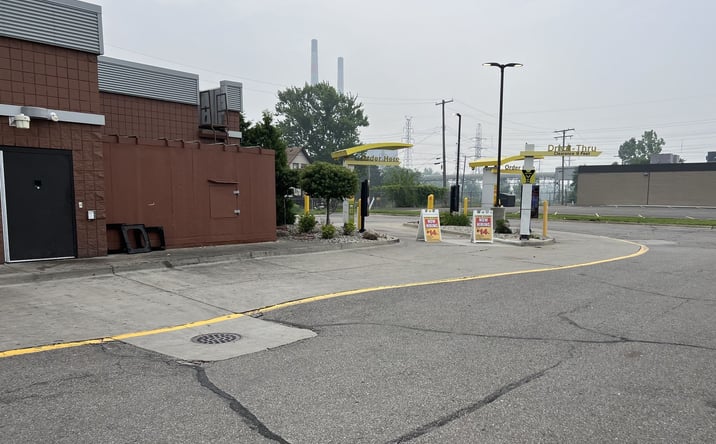 Pictures of Retail, Restaurant property located at 1581 Van Horn Rd, Trenton, MI 48183 for lease - image #1