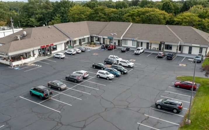 Pictures of Retail, Office property located at 3725 S Cleveland Massillon Rd, Barberton, OH 44203 for lease - image #1