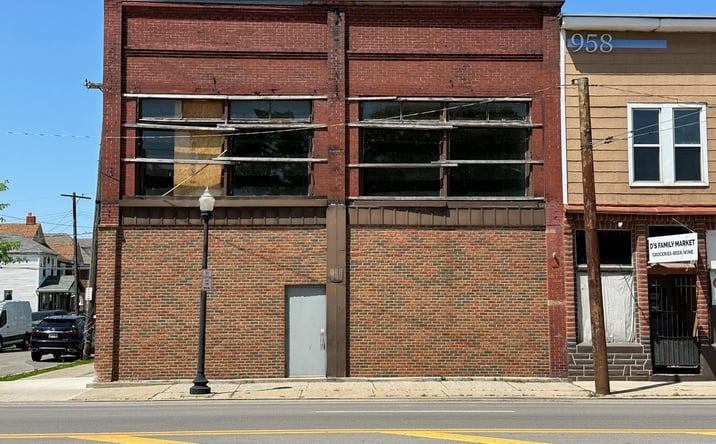 Pictures of Retail, Industrial property located at 960 W BROAD Street, Columbus, OH 43222 for lease - image #1