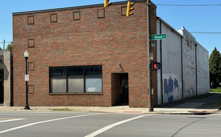 Pictures of Retail, Industrial property located at 1268 W BROAD Street, Columbus, OH 43222 for lease - image #1