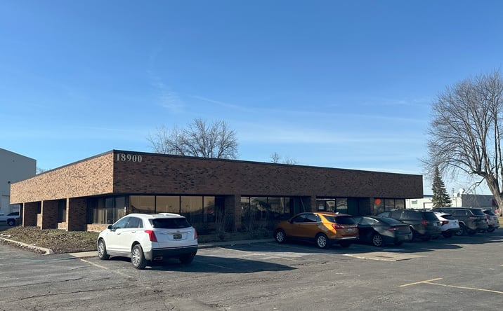 Pictures of Office property located at 18900 15 Mile Rd, Clinton Twp, MI 48035 for lease - image #1