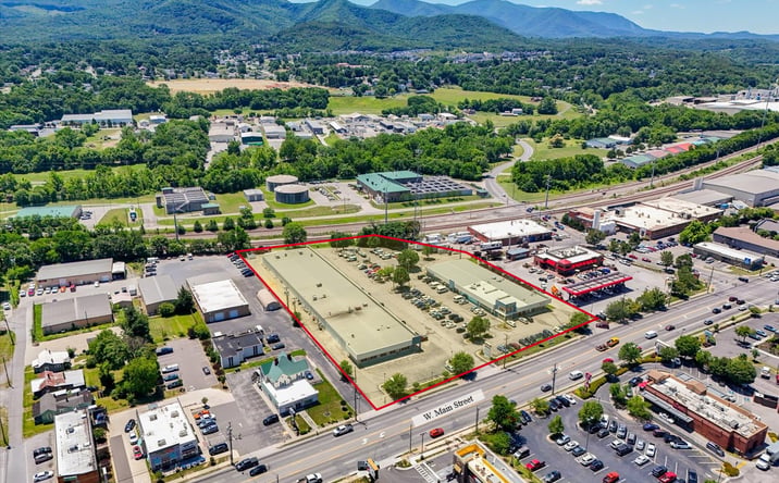 Pictures of Retail, Office, Restaurant property located at 1306 West Main Street, Salem, VA 24153 for lease - image #1