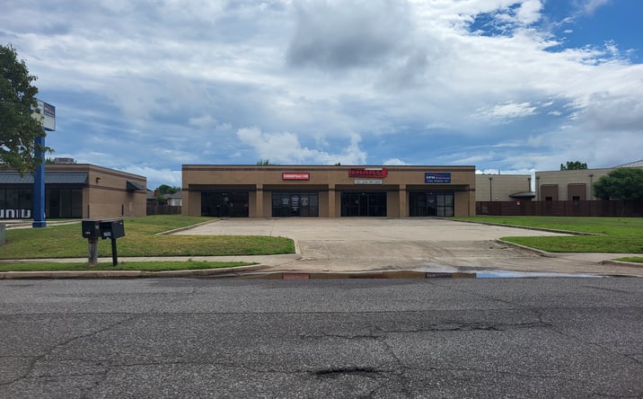 Pictures of Retail property located at 1161 Sonoma Park Dr, Norman, OK 73071 for lease - image #1