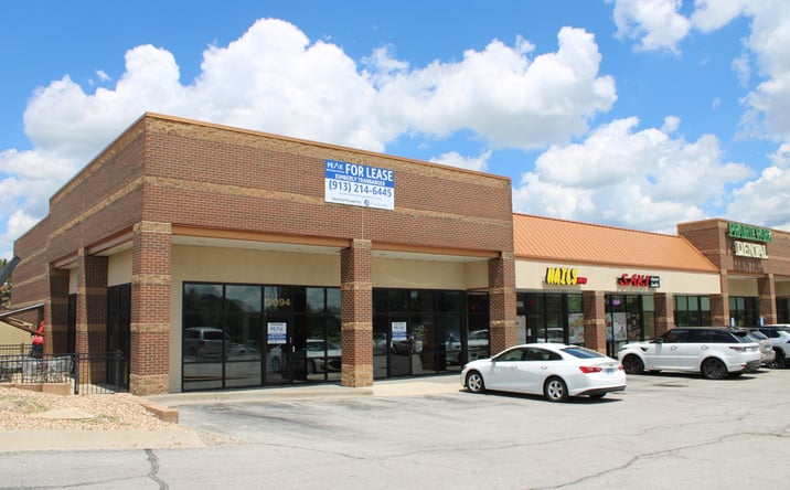 Pictures of Retail property located at 12050-12096 W 135th St, Overland Park, KS 66221 for lease - image #1