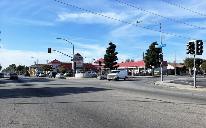 Pictures of Retail, Office property located at 305 W Arbor Vitae St, Inglewood, CA 90301 for lease - image #1