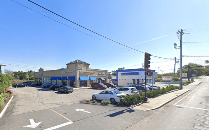 Pictures of Restaurant, Special Purpose, Retail property located at 47 Middlesex Turnpike, Burlington, MA 01803 for lease - image #1