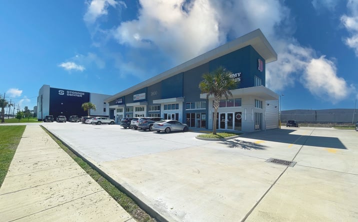Pictures of Retail, Office property located at 2600 Airline Dr, Metairie, LA 70001 for lease - image #1