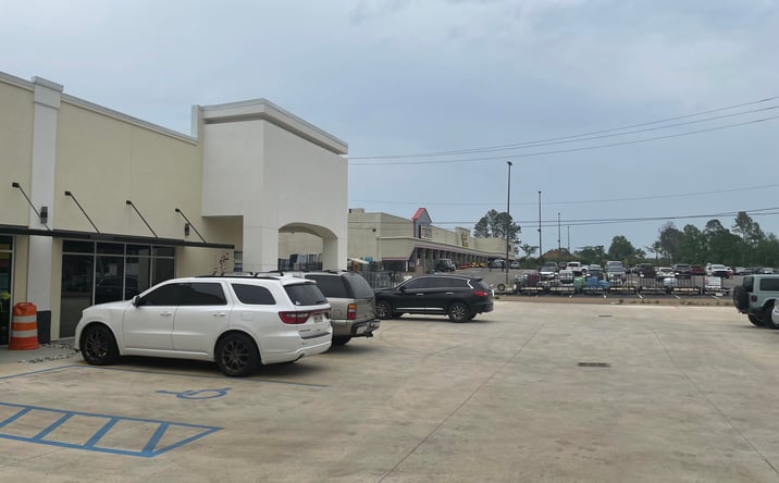 Pictures of Retail property located at 484 Springridge Rd, Clinton, MS 39056 for lease - image #1