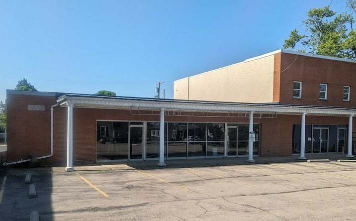 Pictures of Retail property located at 34 W Franklin St, Centerville, OH 45459 for lease - image #1