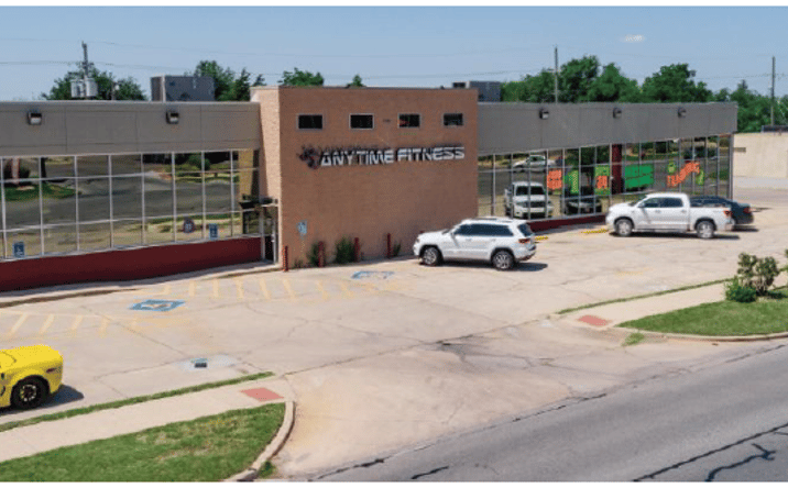 Pictures of Retail property located at 6416 NW Cache Rd, Lawton, OK 73505 for lease - image #1