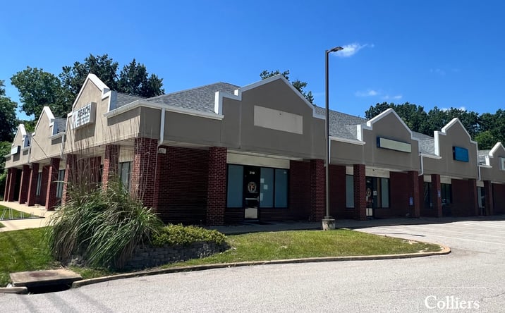 Pictures of Retail property located at 2108 Bryan Valley Commercial Dr, O'Fallon, MO 63366 for lease - image #1