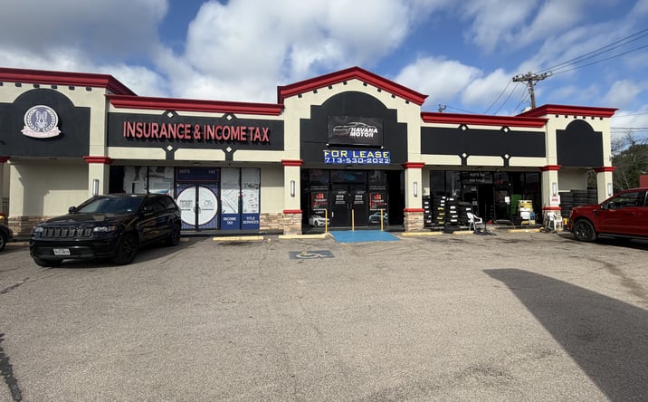 Pictures of Retail, Office, Restaurant property located at 8500 Hillcroft Ave, Houston, TX 77096 for lease - image #1