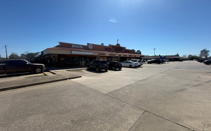 Pictures of Retail, Office, Restaurant property located at 8500 Almeda Genoa Rd, Houston, TX 77075 for lease - image #1