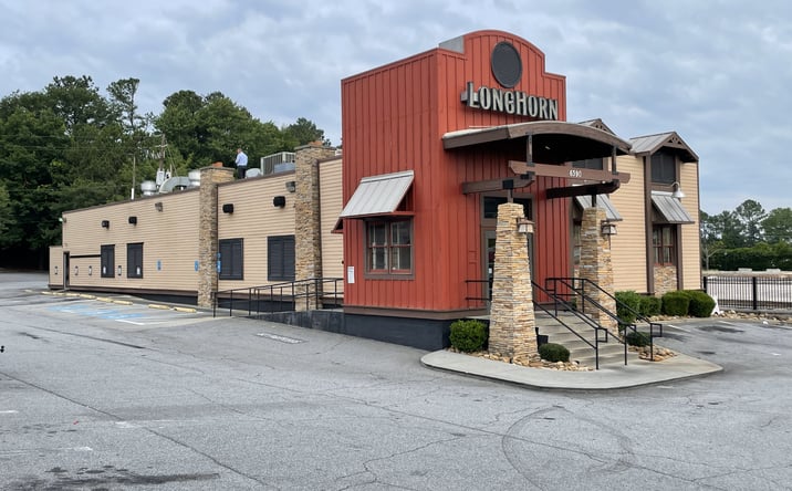 Pictures of Retail, Restaurant property located at 6390 Roswell Rd, Sandy Springs, GA 30328 for lease - image #1