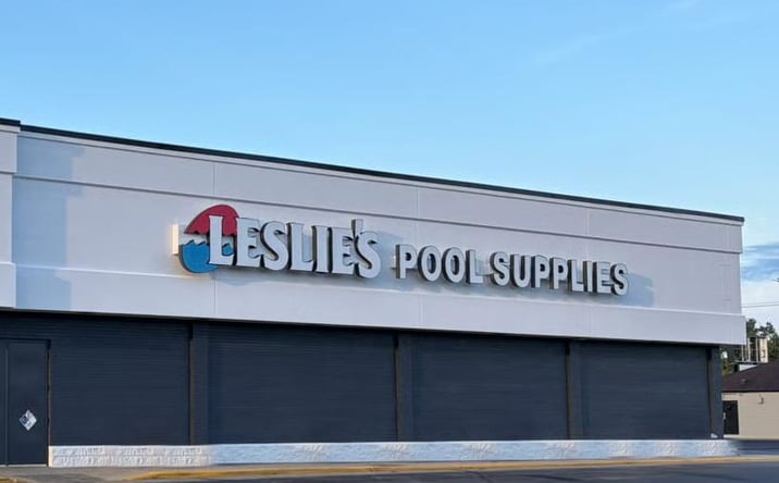 Pictures of Retail property located at 2613 S Reynolds Rd, Toledo, OH 43614 for lease - image #1