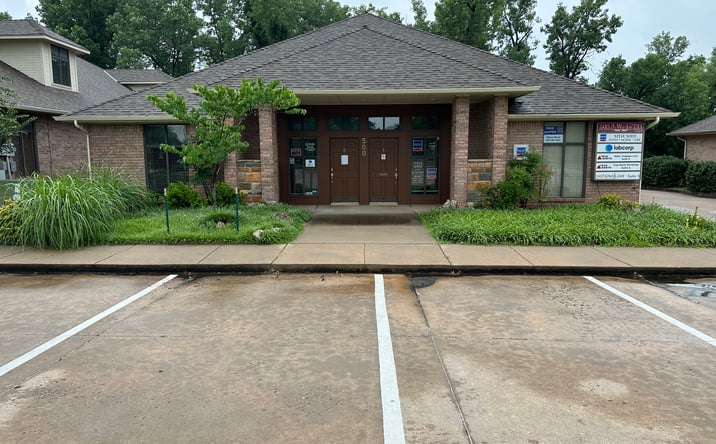 Pictures of Office property located at 500 W 15th St., Edmond, OK 73013 for lease - image #1