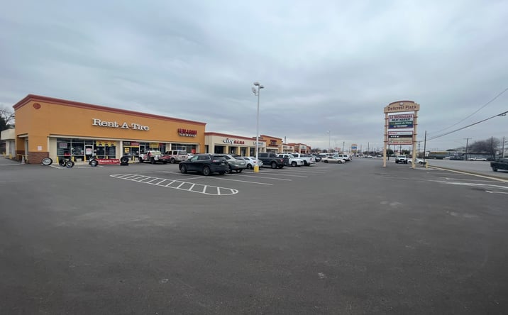 Pictures of Retail, Office property located at 1800 S WW White Rd, San Antonio, TX 78220 for lease - image #1