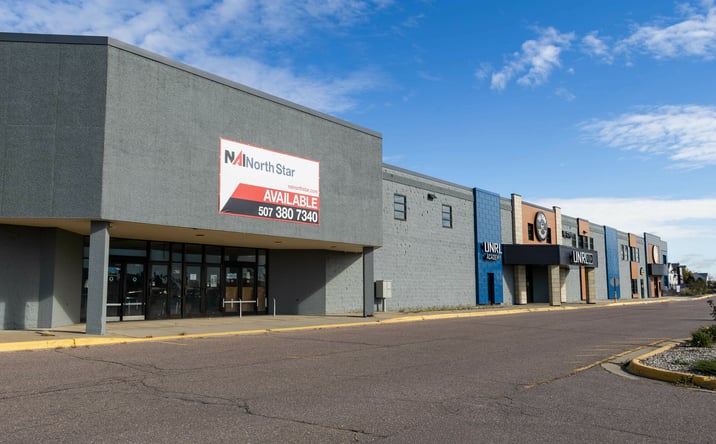 Pictures of Retail property located at 1850 Madison Ave, Mankato, MN 56001 for lease - image #1