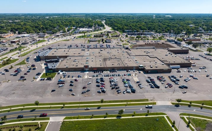 Pictures of Retail, Office, Industrial property located at 1400 Madison Ave, Mankato, MN 56001 for lease - image #1