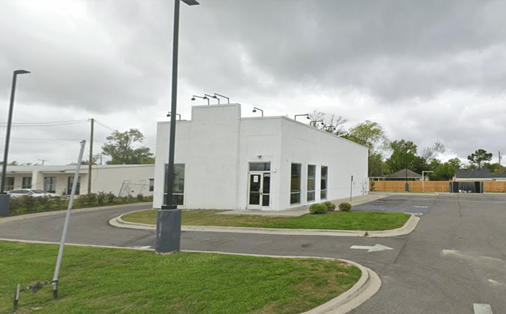 Pictures of Retail, Restaurant property located at 2412 Ryan St, Lake Charles, LA 70601 for lease - image #1