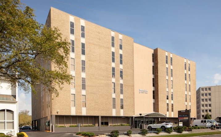 Pictures of Retail property located at Metairie Tower, Metairie, LA 70001 for lease - image #1