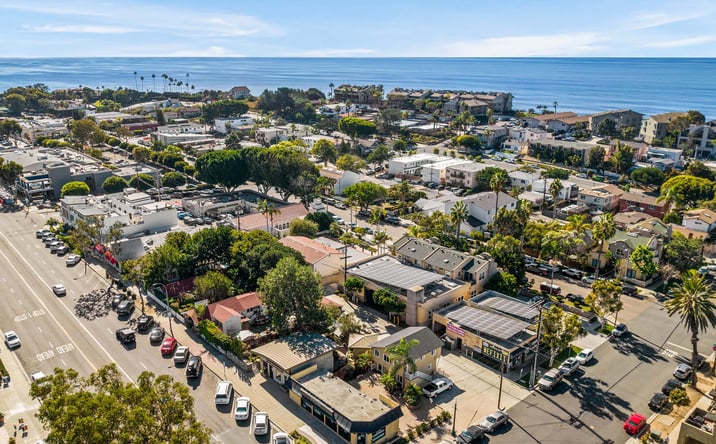 Pictures of Retail property located at 900 S Coast Hwy 101, Encinitas, CA 92024 for lease - image #1