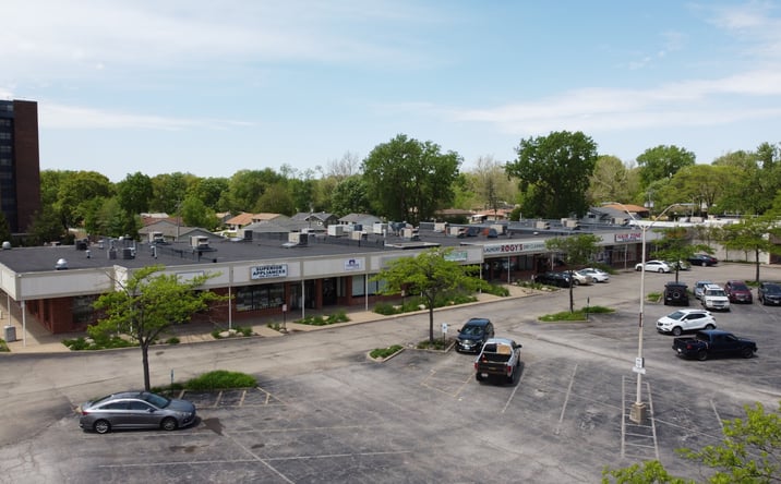 Pictures of Retail, Office, Restaurant property located at 3701 N Sterling Ave, Peoria, IL 61615 for lease - image #1