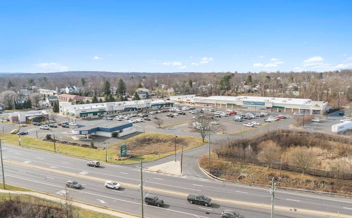 Pictures of Retail property located at 644 Easton Rd, Warrington, PA 18976 for lease - image #1