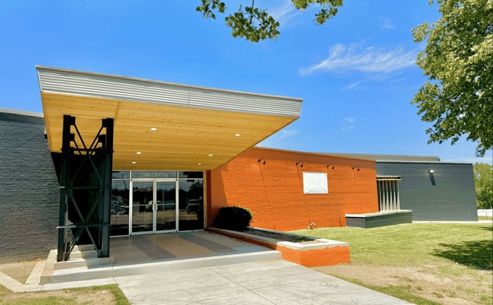 Pictures of Office, Industrial property located at 2200 S 24th St, Omaha, NE 68108 for lease - image #1