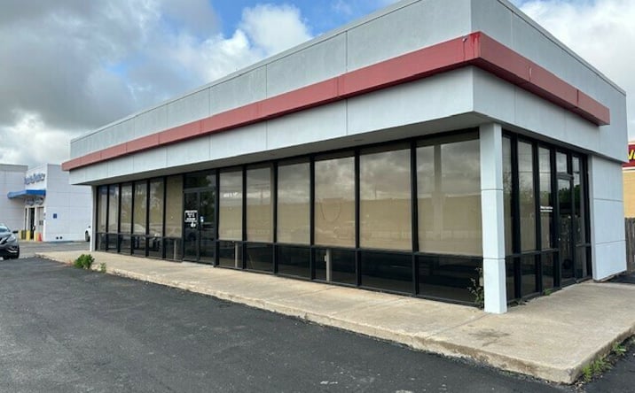 Pictures of Retail property located at 4850 S 14th St, Abilene, TX 79605 for lease - image #1