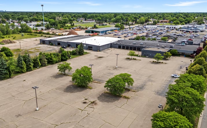 Pictures of Industrial property located at 32000 Ford Rd, Garden City, MI 48135 for lease - image #1