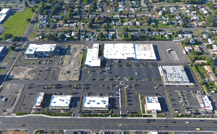 Pictures of Retail property located at 2504 - 2608 W Nob Hill Boulevard, Yakima, WA 98902 for lease - image #1