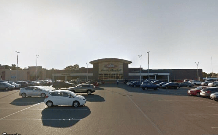 Pictures of Retail property located at 4500 Hills and Dales Rd NW, Canton, OH 44708 for lease - image #1